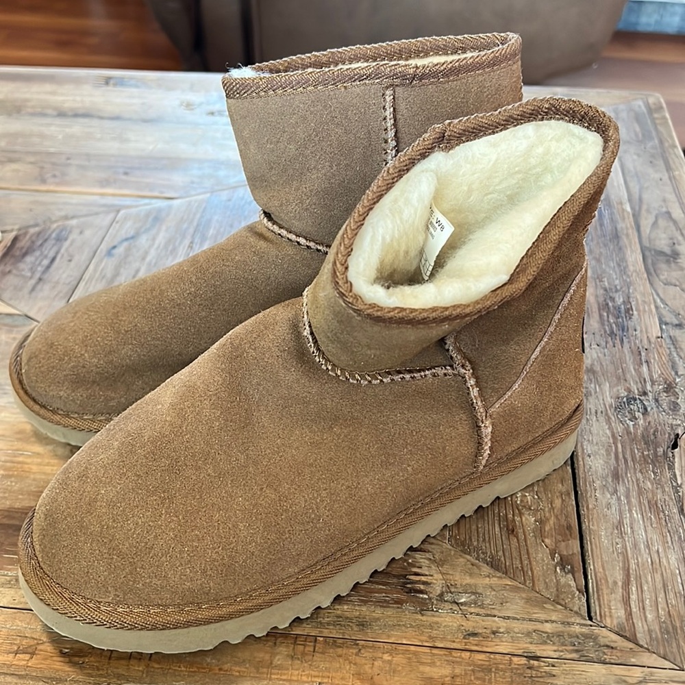 UKala ankle boots. 8